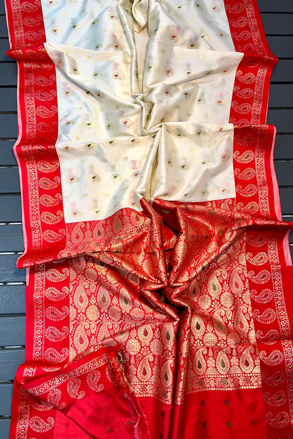 AARIN Baari - Shaoli Semi Maheshwari Silk Saree